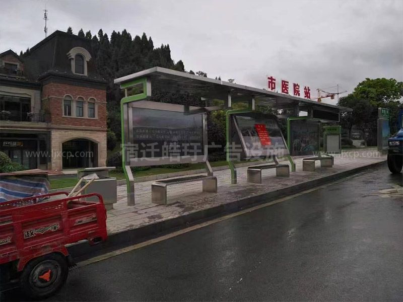 城市公交候车亭厂家现场安装案例